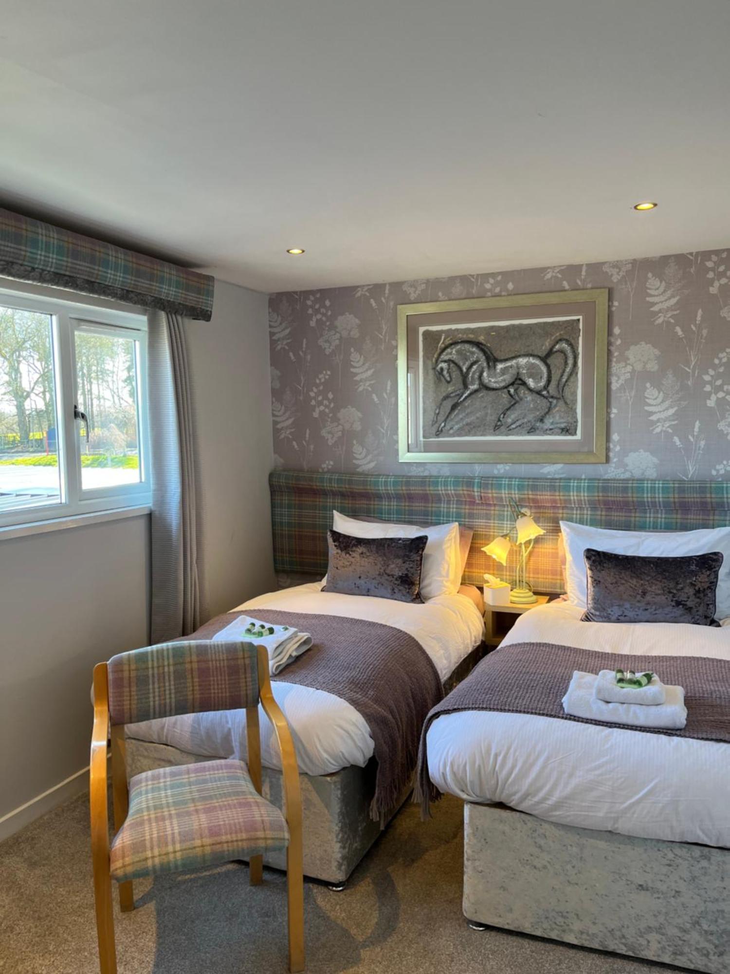Scottish Equi B&B Lanark Extérieur photo